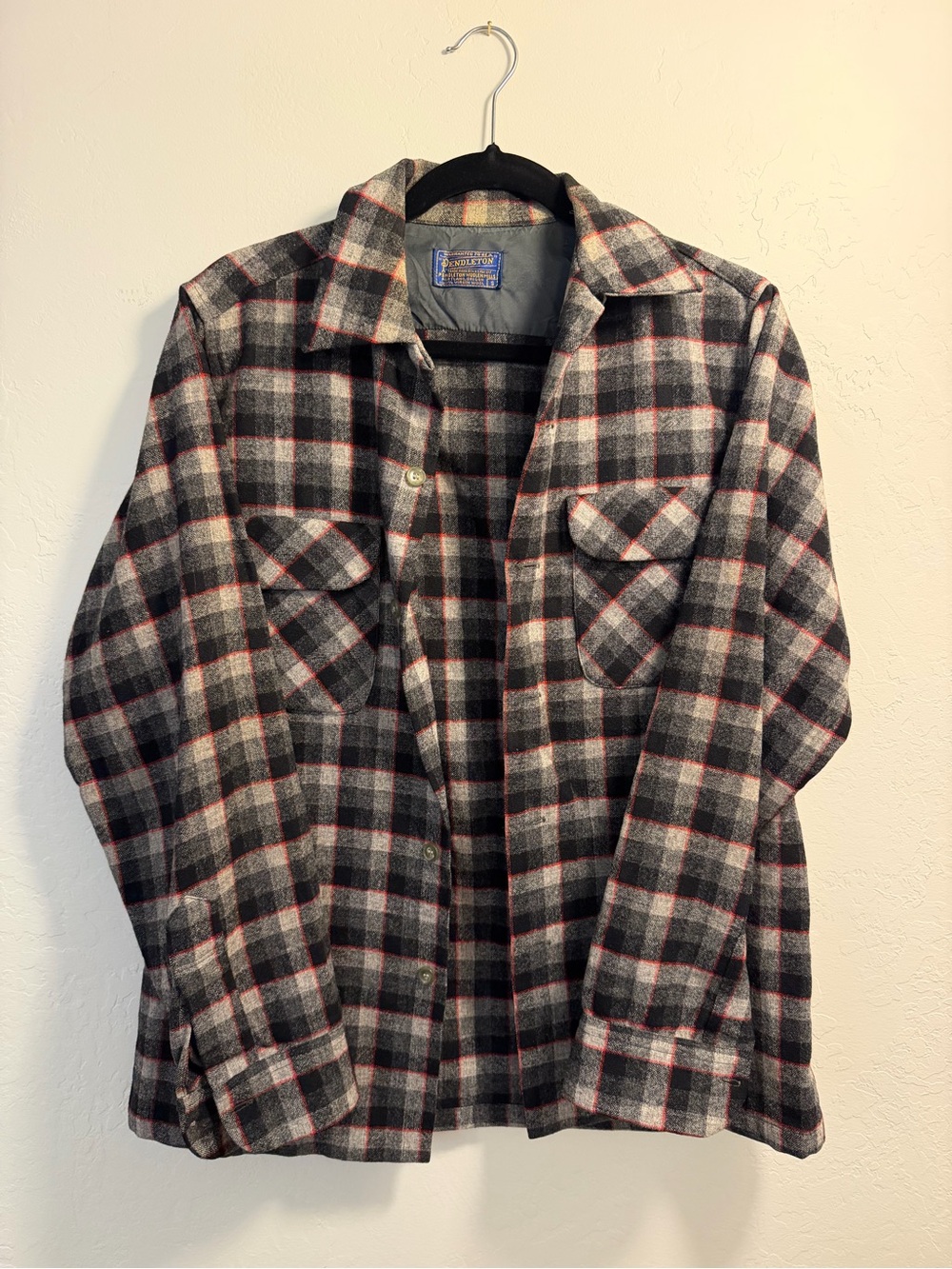 Pendleton Men's Gray Black and Red Plaid Shirt Jacket